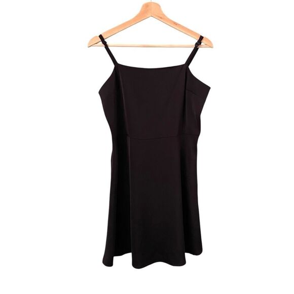 Studio 19 Classic Little Black Mini Dress in Size Medium - Picture 5 of 13